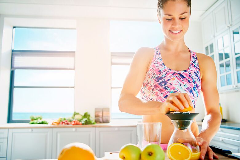 Los jugos recién exprimidos se pueden consumir para bajar de peso con una nutrición adecuada.